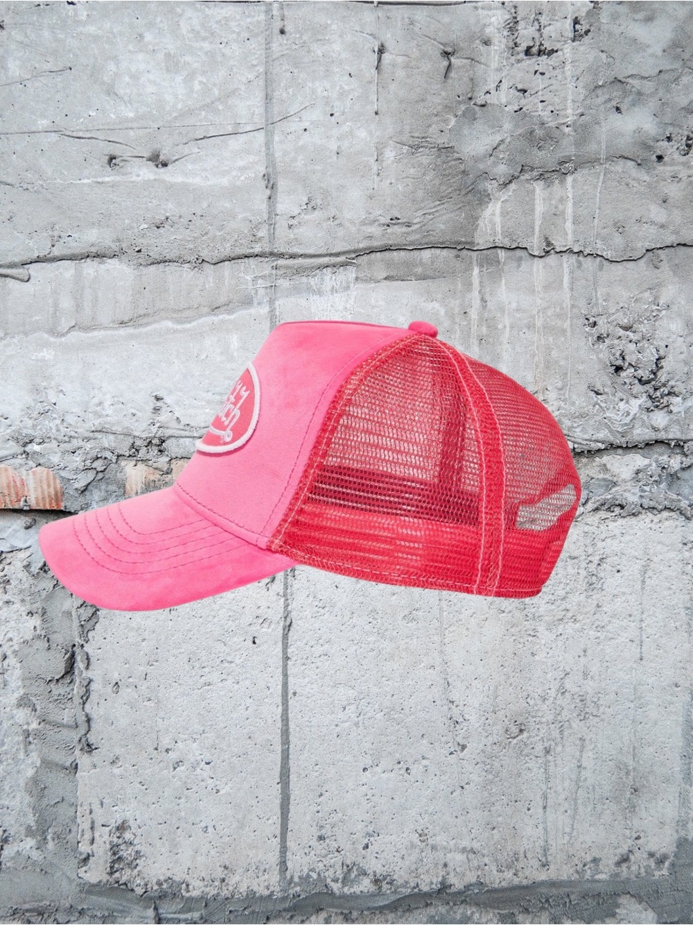 Von Dutch Bright Pink Velvet Trucker Hat - Picture 2 of 4